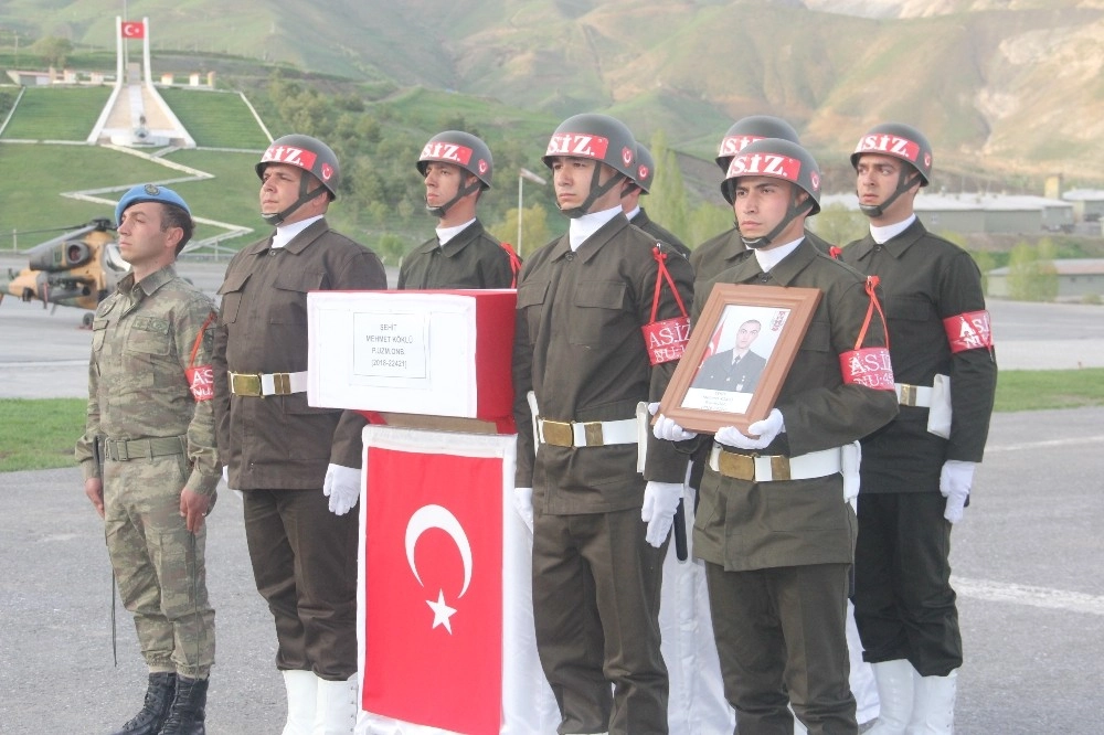 Şehit Piyade Onbaşı Mehmet Köklü İçin Hakkaride Tören Düzenlendi