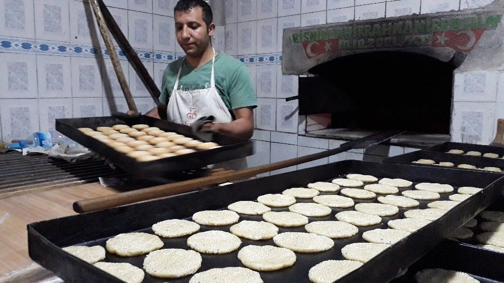 Bayramda Tonlarca Satılıyor, Fırınlar Günler Öncesinden Stoklamaya Başladı