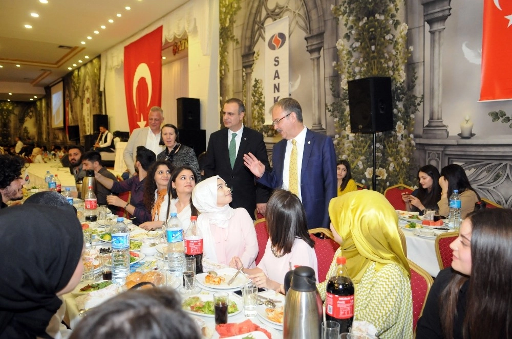 Sanko Üniversitesi Akademisyen Ve Öğrencileri İftarda Buluştu