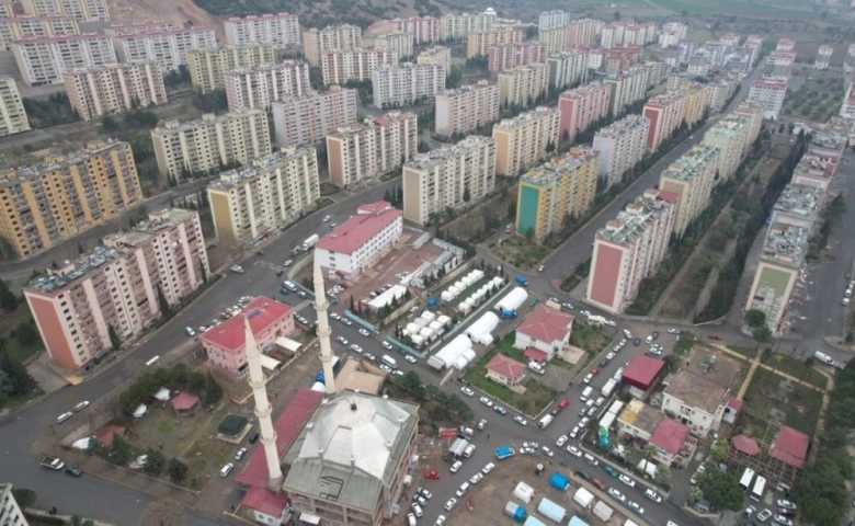 Kahramanmaraş'ta  parklar çocuksuz, binalar insansız kaldı