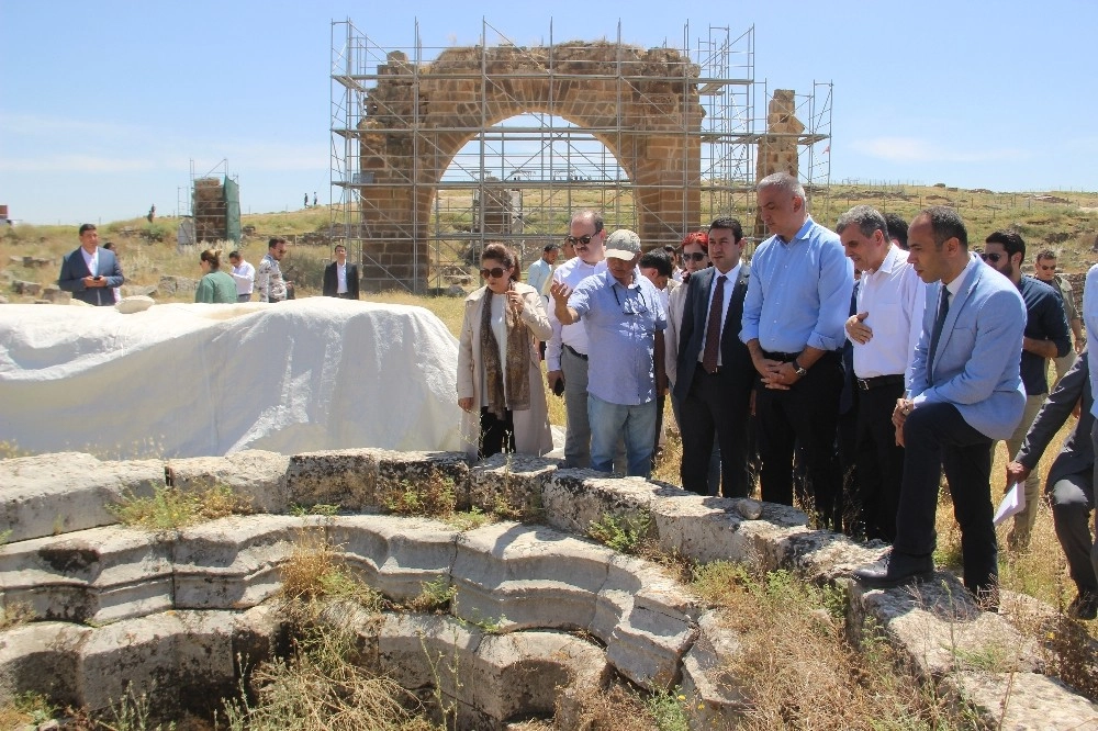 Bakan Ersoy, Harran Ören Yerini Gezdi