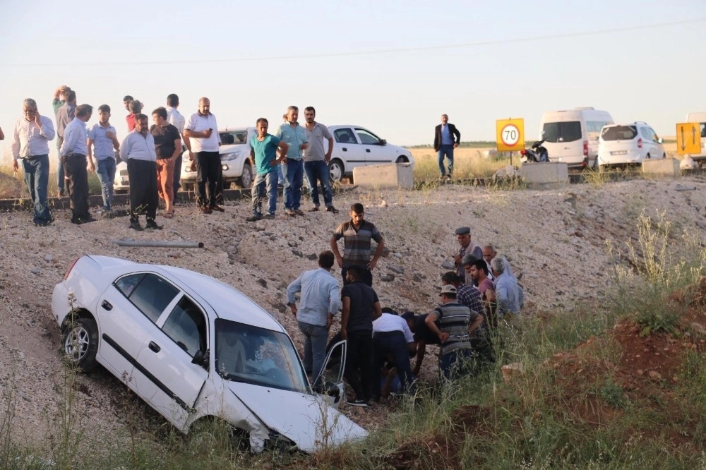 Adıyamanda Trafik Kazası: 3 Yaralı