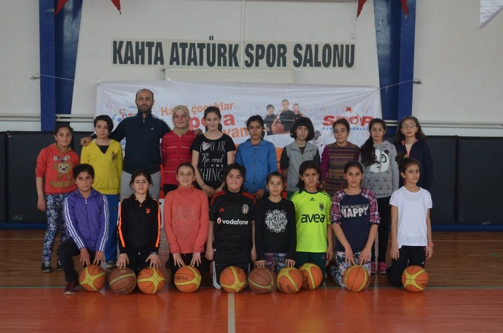 Kahtada “Yaz Spor Okulu” Açıldı