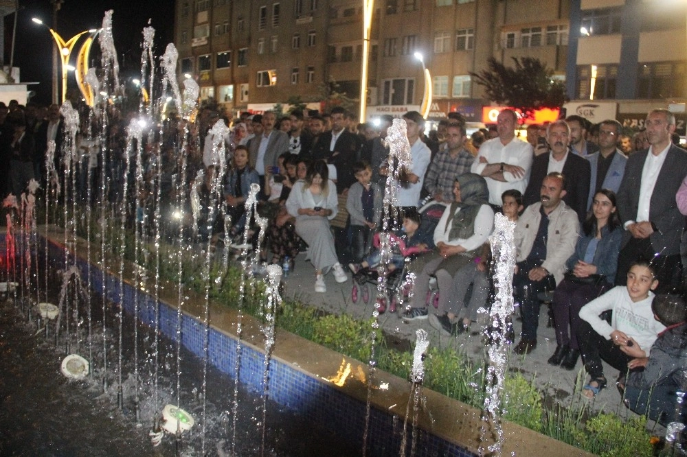 Hakkaride Düzenlenen Konser Büyük İlgi Gördü