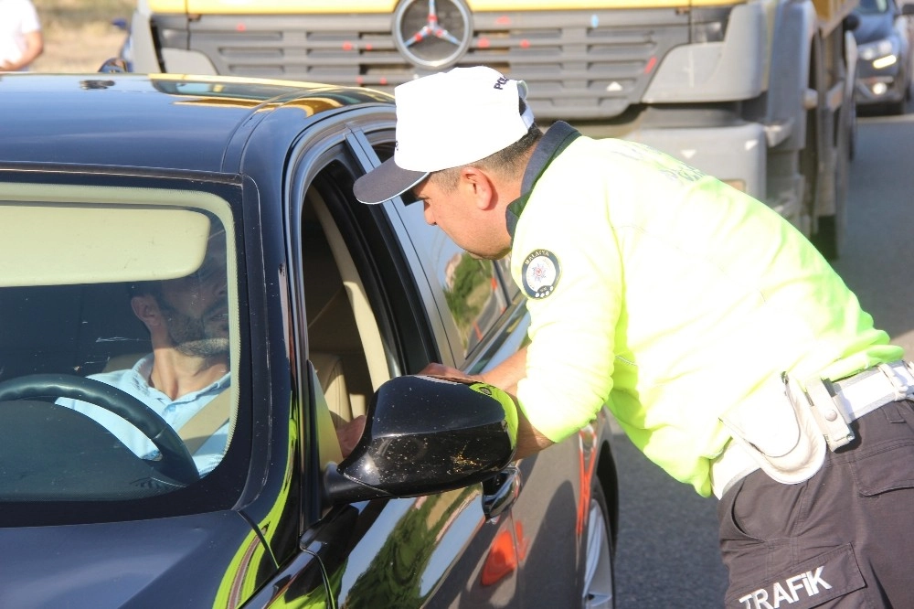 Vali Baruş Trafik Denetimine Katıldı