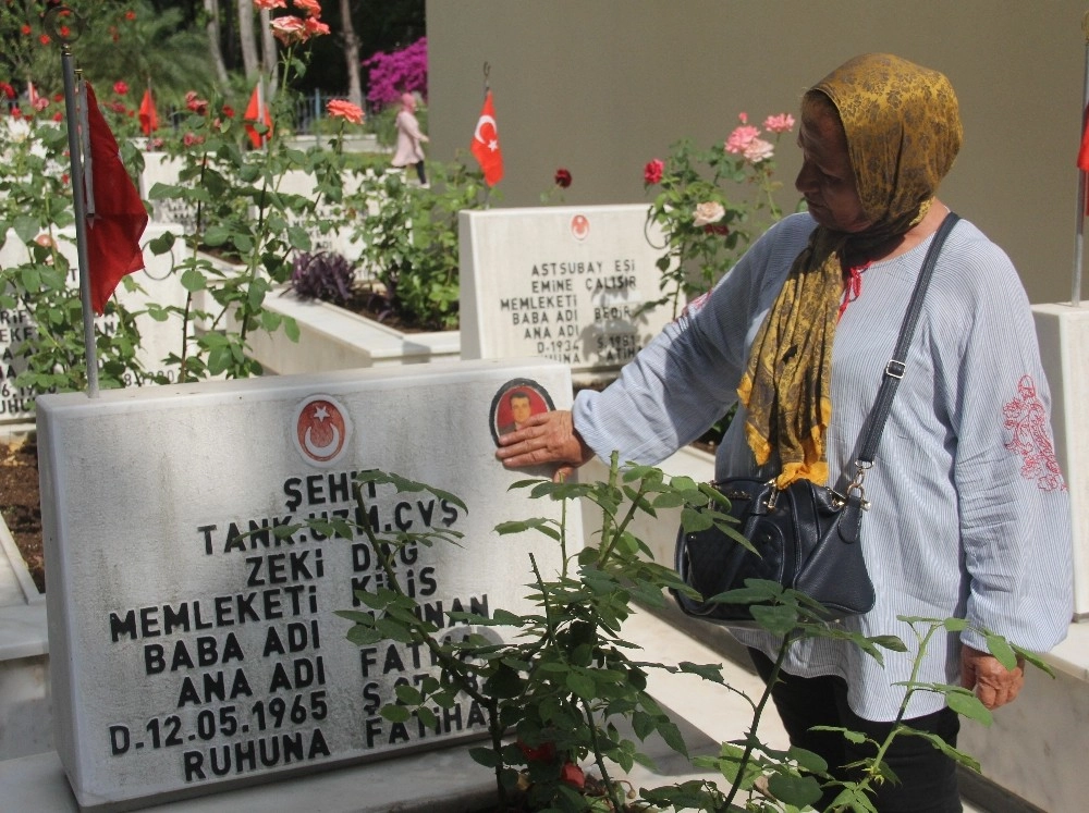 Şehit Annelerinin Acı Bayramı