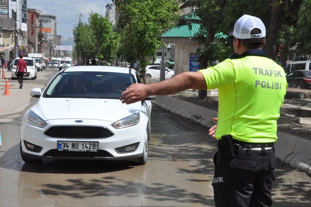 Kaymakam Kendüzler, Trafik Uygulamasına Katıldı