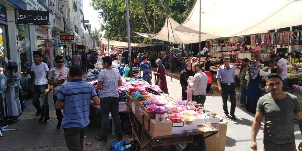 Adıyamanda Bayram Öncesi Alışveriş Yoğunluğu