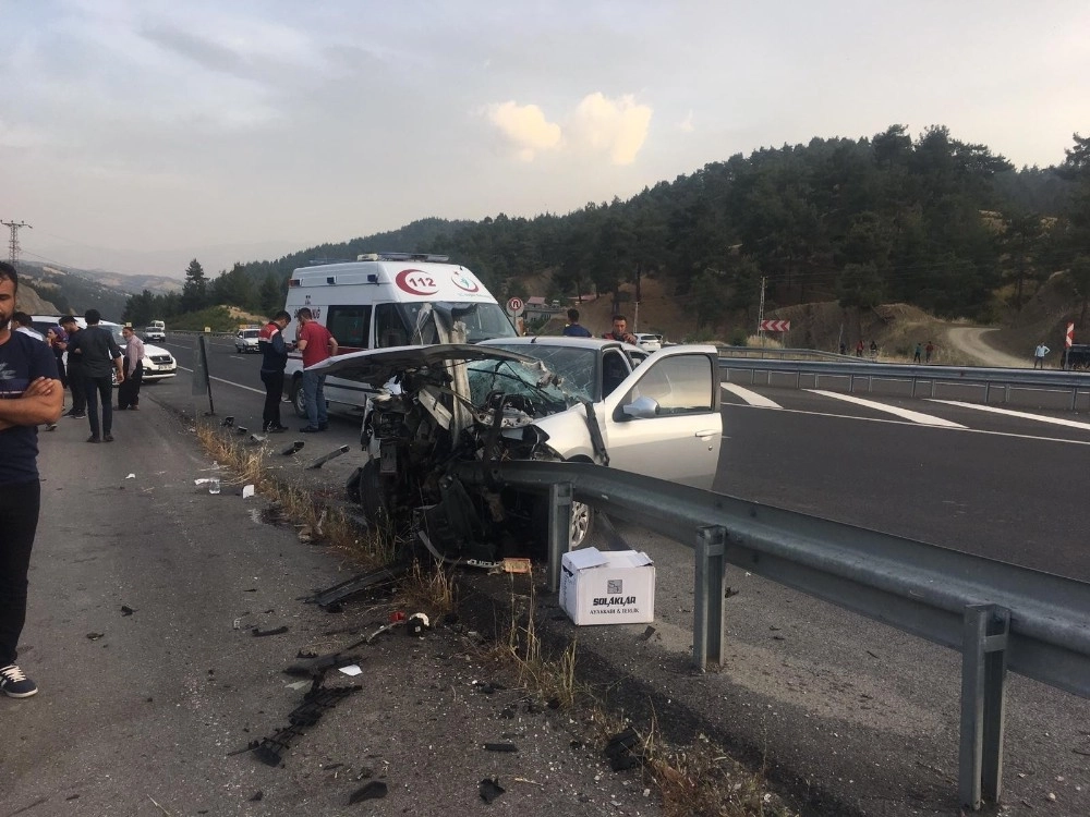 Kahramanmaraşta Trafik Kazası: 4 Yaralı