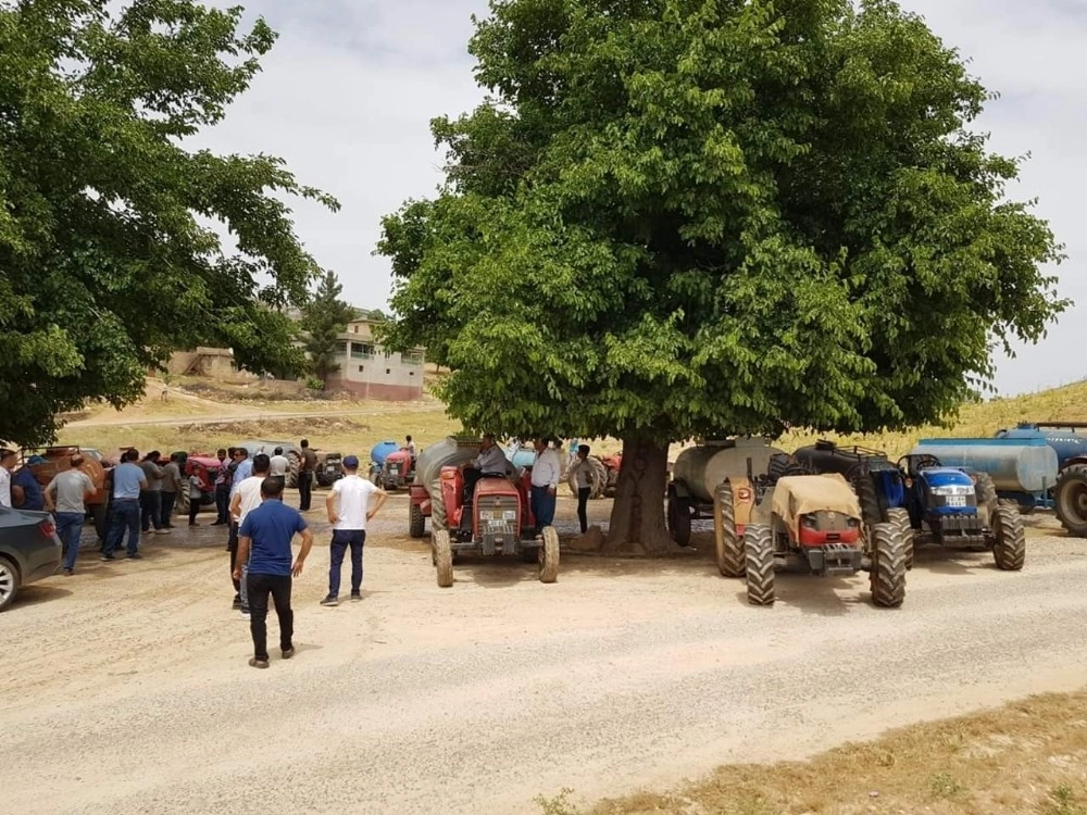 Çakırhöyük Beldesinde Traktör Ve Su Tanklarıyla Eylem