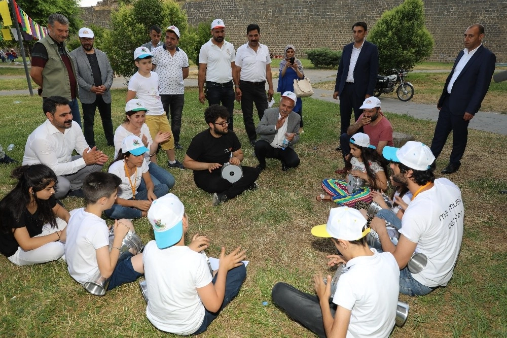 Diyarbakırda 4 Gün Sürecek Olan ‘Sur Çocuk Festivali Başladı