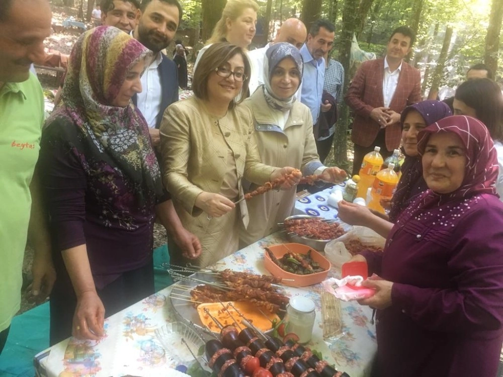 Fatma Şahinden Binali Yıldırıma Destek