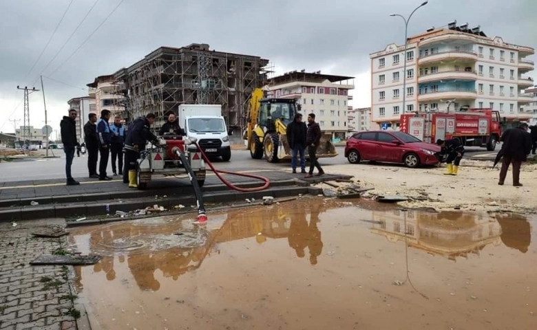 Yağmur ve dolu Araban’da hayatı felç etti