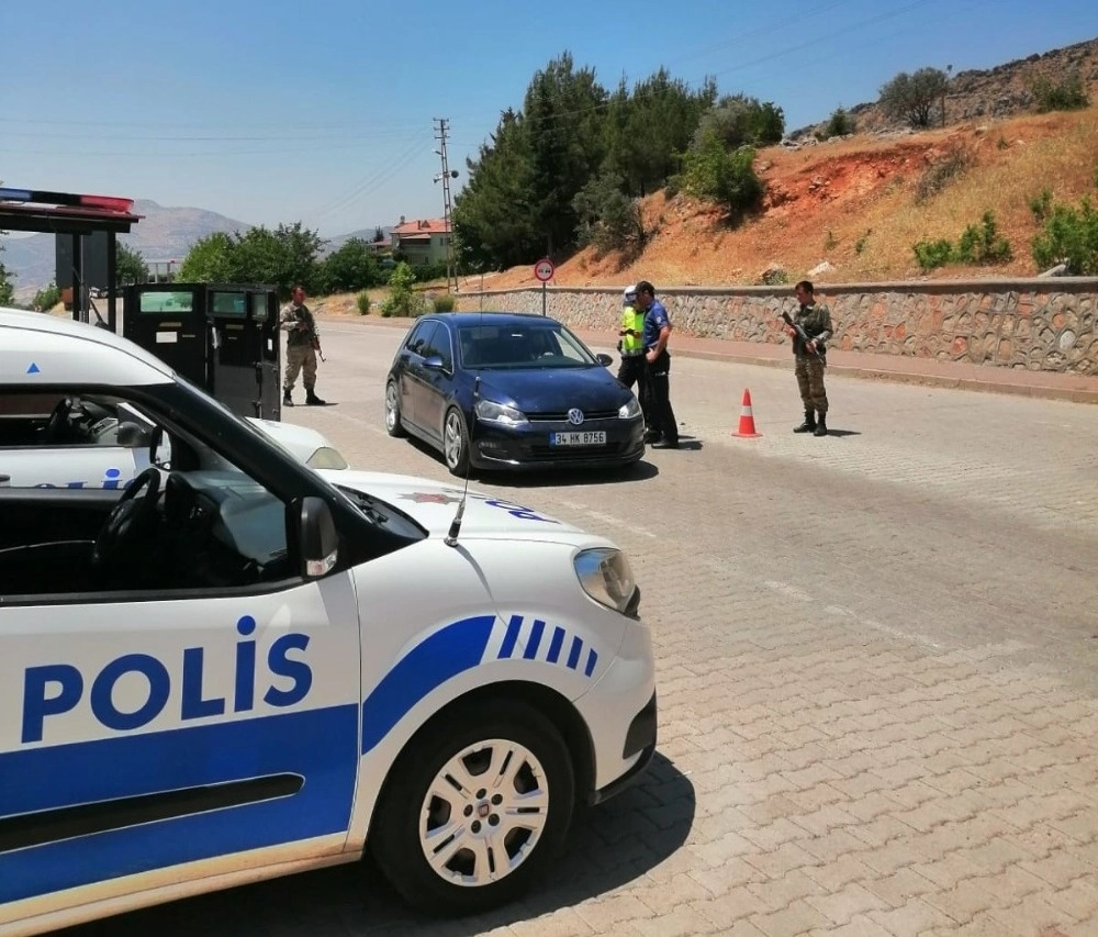 Tut Polisinin Trafik Uygulamaları Devam Ediyor