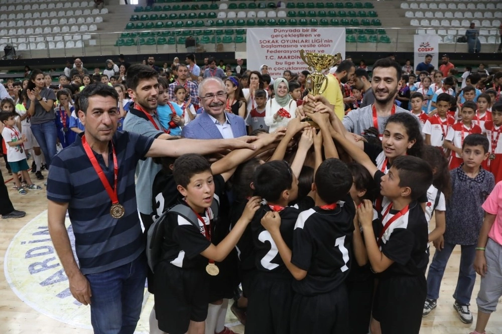 Mardinde Geleneksel Çocuk Oyunları Festivalinde Coşkulu Final