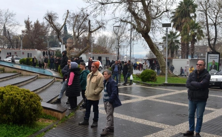 Kahramanmaraş'ta Esnaf üzüntüyle  yıkılan ekmek teknesine son kez  baktı