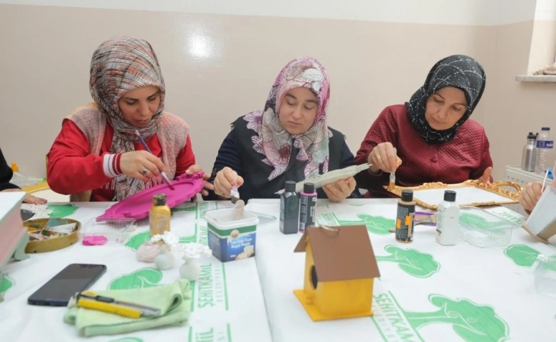 Şehitkamil'de Kadınlara, depremin olumsuz etkilerini unutturan kurslar