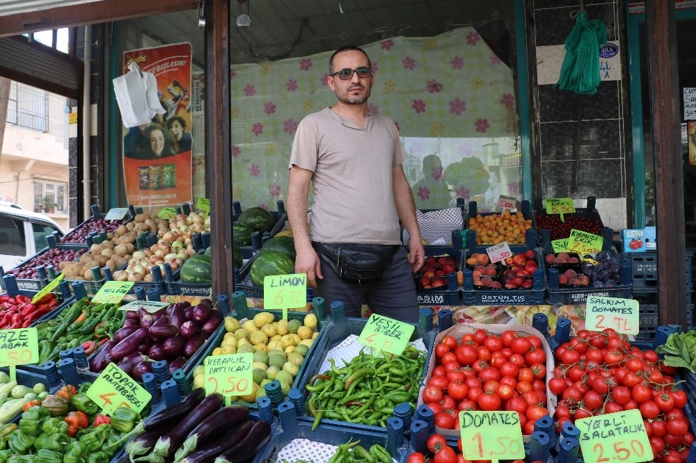 Domates Ve Patates Hırsızı Güvenlik Kamerasına Yakalandı