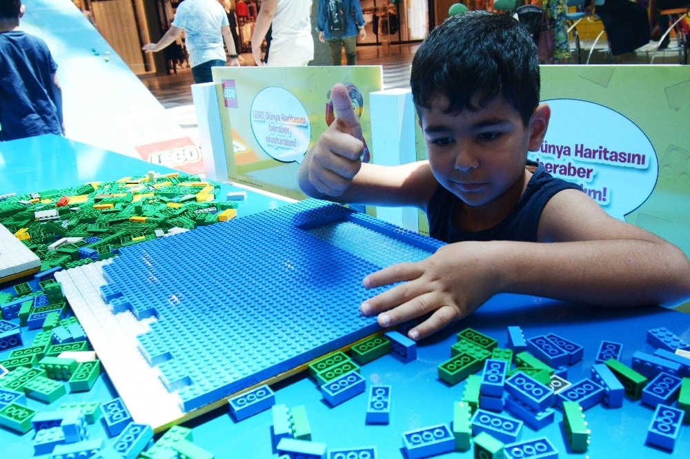 Karnesini Alan Öğrenciler Lego Festivaline Koştu