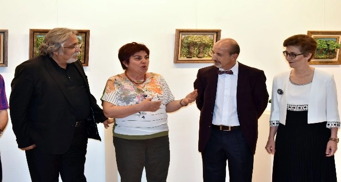 Dr Mumbuç SANKO Sanat Galerisinde seramik sergisi açtı 