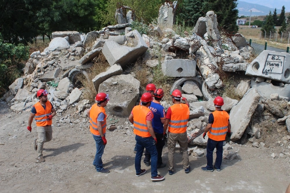 Kahramanmaraşta Öğretmenlerden Doğal Afet Tatbikatı