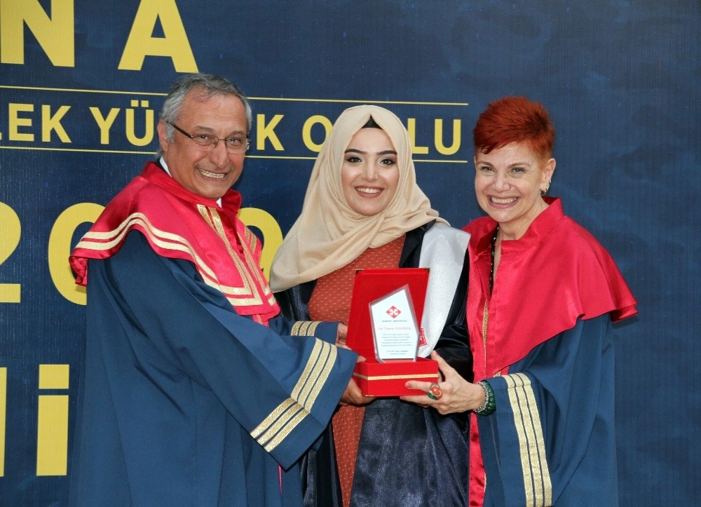 Başkent Üniversitesi Adana Sağlık Hizmetleri Myoda Mezuniyet Coşkusu