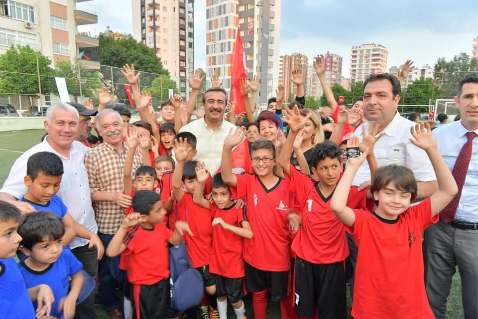 Çukurovada Çocuklar Sahaya İndi