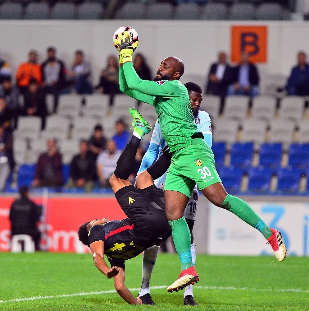 E. Yeni Malatyaspor Kaleci Farnolle İle Yeniden Anlaştı