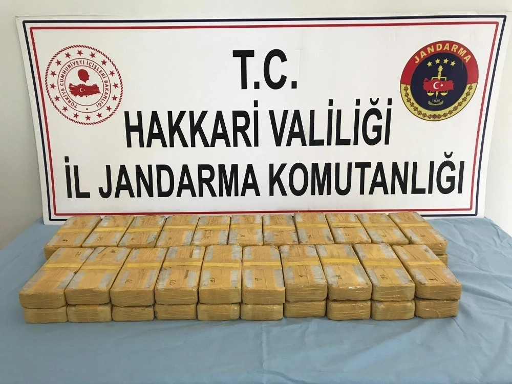 Yüksekovada 21 Kilo 138 Gram Eroin Ele Geçirildi