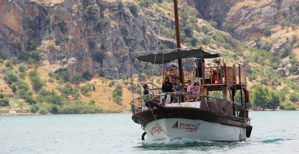 Halfeti Tarihindeki En İyi Turizm Sezonunu Yaşıyor