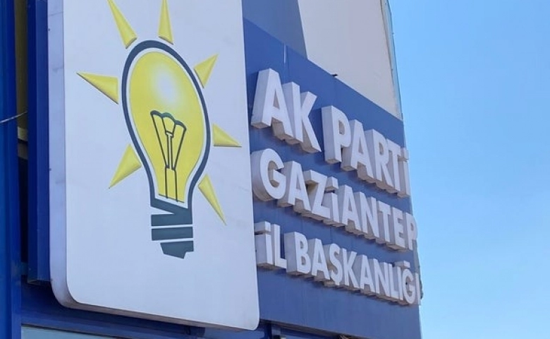 AKP Gaziantep temayül yoklamasında yumruklar konuştu