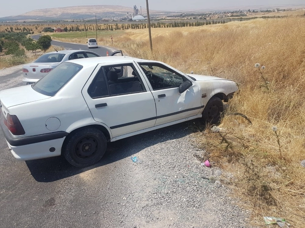 Şanlıurfada Devrilen Otomobilin Sürücüsü Yaralandı