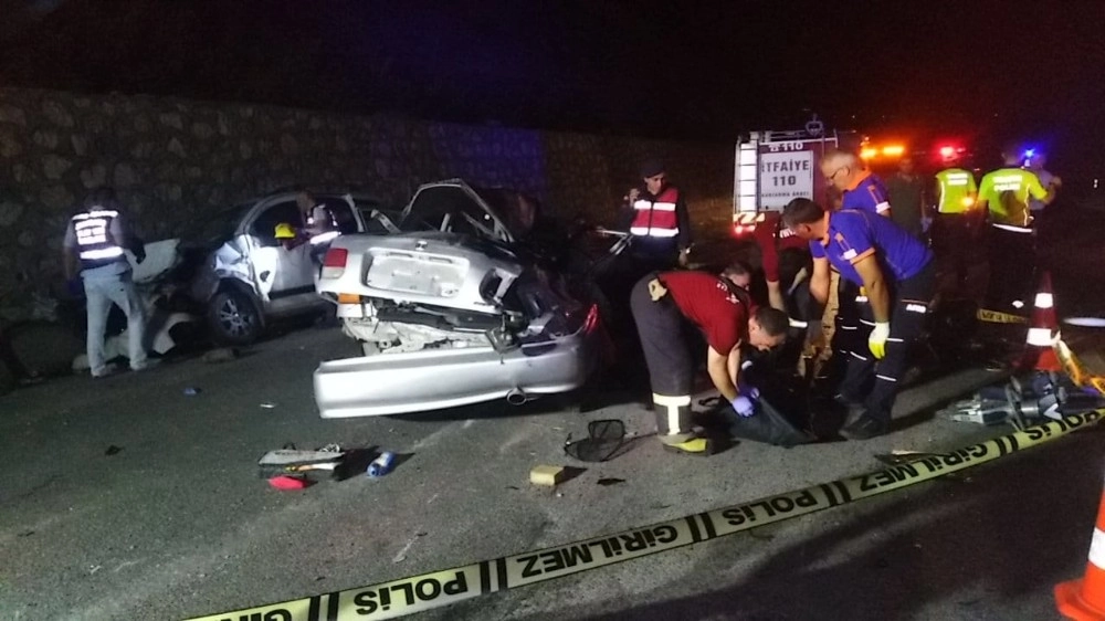 Adıyamanda Feci Kaza: Biri Uzman Çavuş 2 Kişi Hayatını Kaybetti