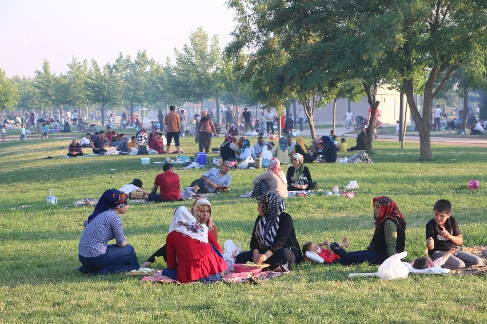 Şanlıurfalılar Gap Vadisi Tesislerine Akın Ediyor