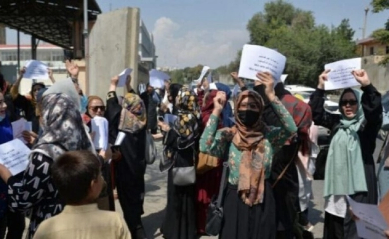 Afganistanlı kadınlar Taliban’ı protesto etti