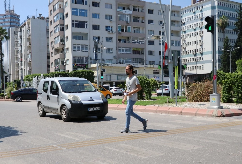 Kırmızı Işıkta Geçen Yayalara Ceza