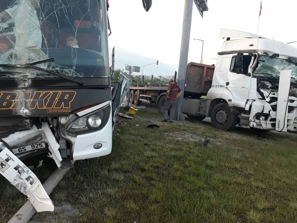 Hataydaki Trafik Kazası Ucuz Atlatıldı