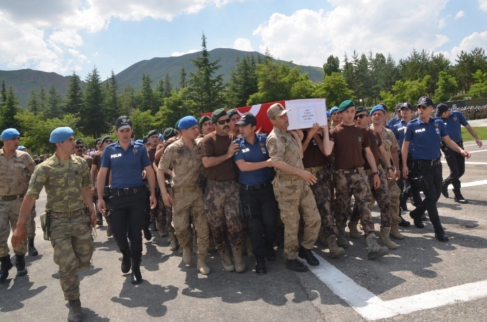 Hakkari Şehidi Memleketine Uğurlandı