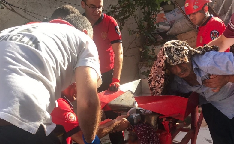 Şanlıurfa’da domates salçası yaparken kolunu makineye kaptırdı