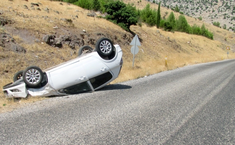 Gaziantep araban ilçesinde otomobil ters döndü 2’si çocuk 4 yaralı