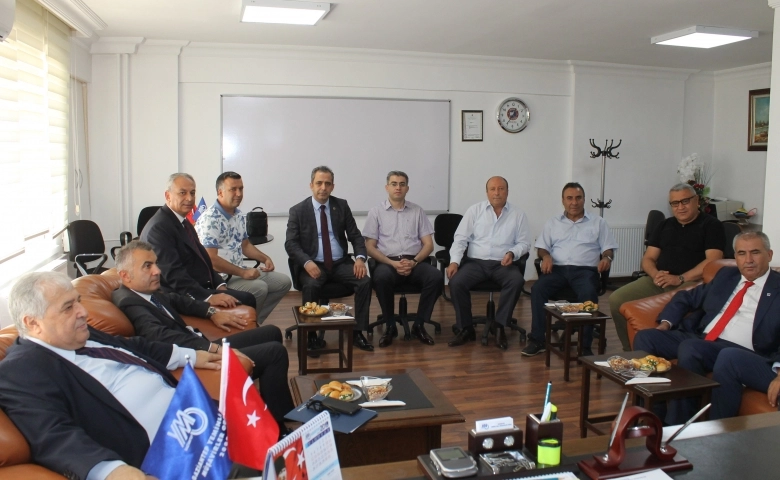 TÜRMOB adayı eski Bakan Türker, Gaziantep’te destek istedi