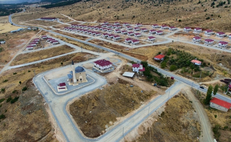 Kahramanmaraş’ın göksun ilçesinde Tatil köyü gibi mahalle