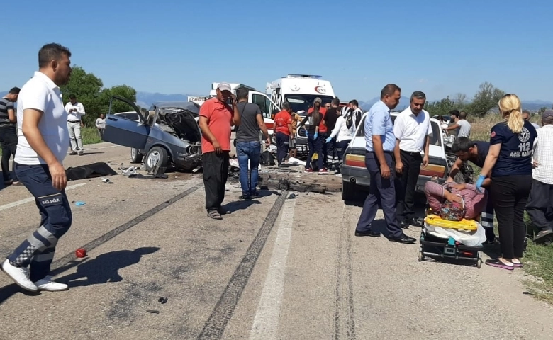 Osmaniye’de zincirleme trafik kazası: 3 ölü, 4 yaralı