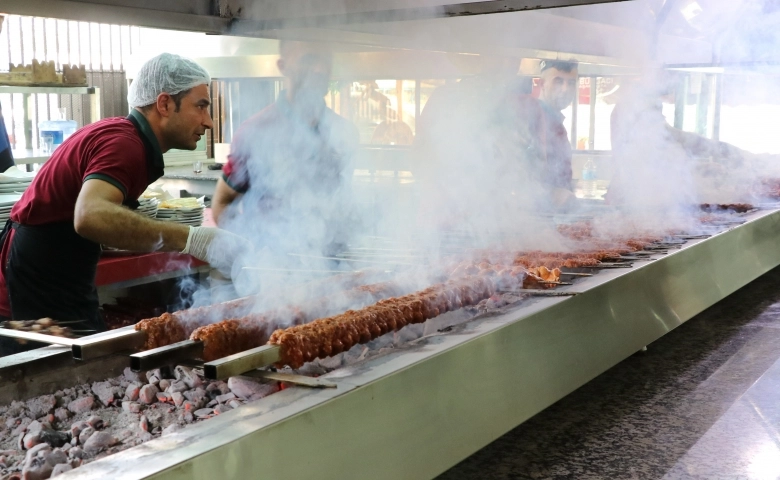 Adana'da 3. Lezzet Festivali ekonomiyi canlandıracak