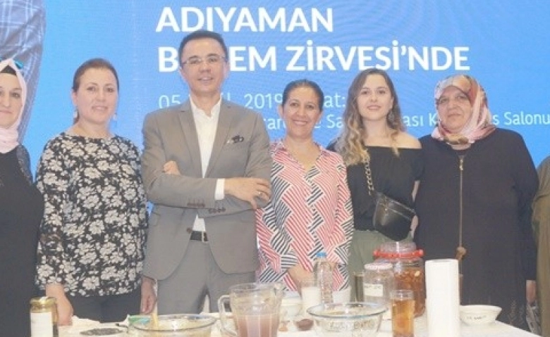 Adıyaman’da badem zirvesi düzenlendi