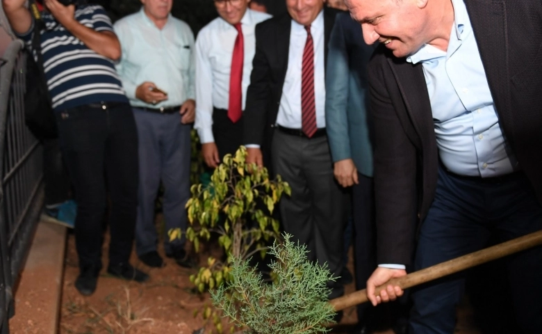 Mersin'de Başkan Seçer, Tarsus 'Aşure Lokması' etkinliğine katıldı