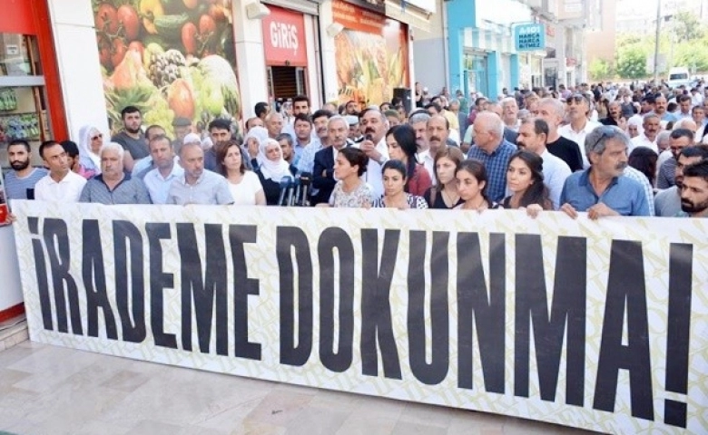 Kayyumlara karşı başlatılan Demokrasi Nöbeti sürüyor