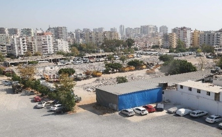 Mersin Mezitli'de kent meydanı için ilk adım atıldı