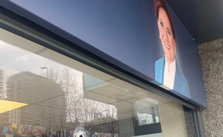 İYİ Parti İstanbul İl Başkanlığı'na silahlı saldırı. Akşener: Sizden korkan sizin gibi olsun