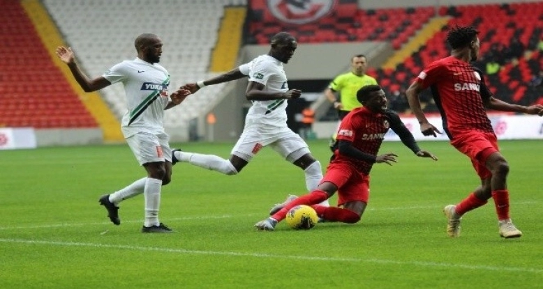 Süper Lig: Gaziantep FK: 1 - Denizlispor: 2 (Maç Sonucu)